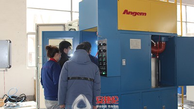 陜汽集團旗下子公司，來我司驗收【ZP20和ZP40自動噴膠機】兩臺設備