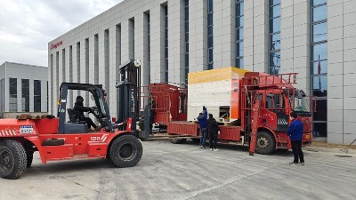 為安徽汽車零部件客戶順利交付一臺(tái)自動(dòng)噴膠機(jī)