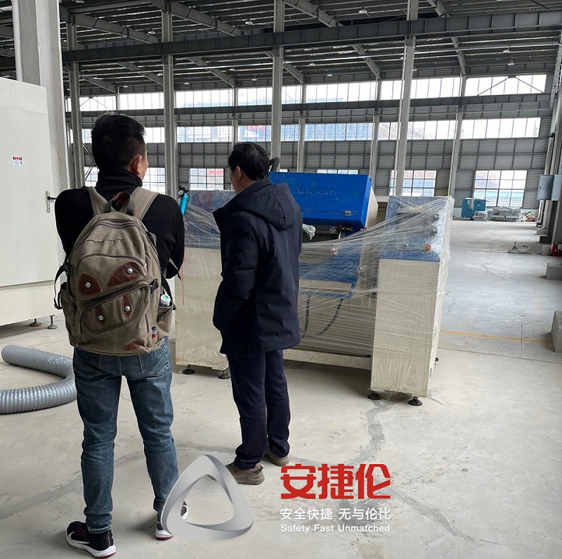 福建潯興拉鏈客戶參觀安捷倫滾噴機(jī)1 - 副本